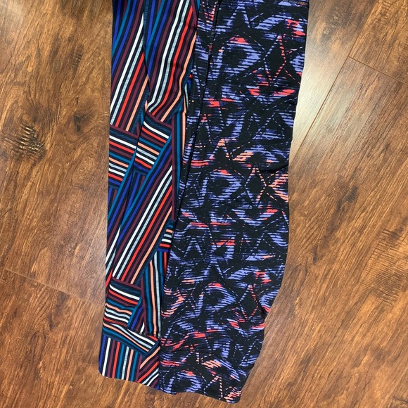 Set of 2 Old Navy Active Leggings - Picture 1 of 9